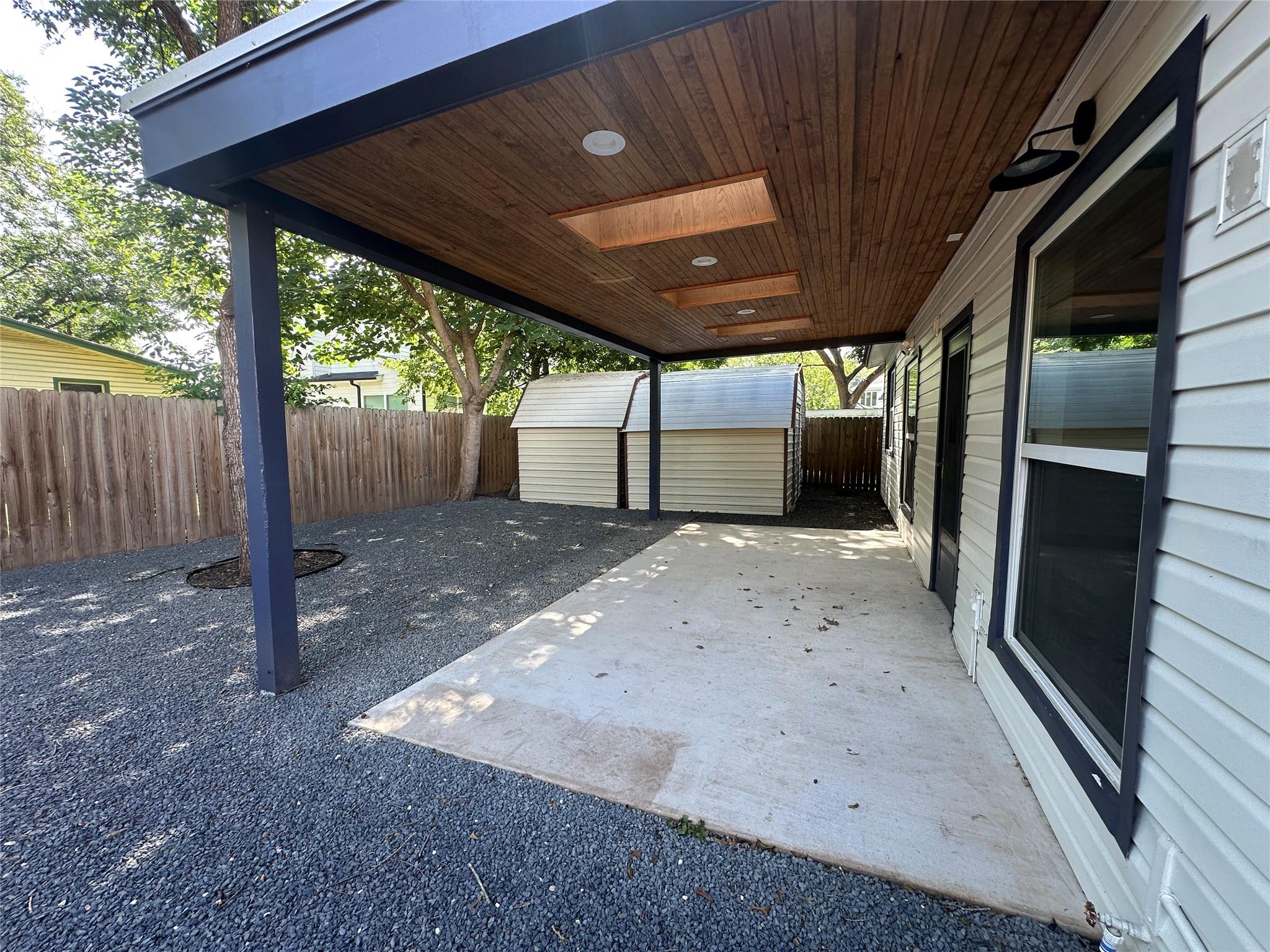 908 Plateau CIR