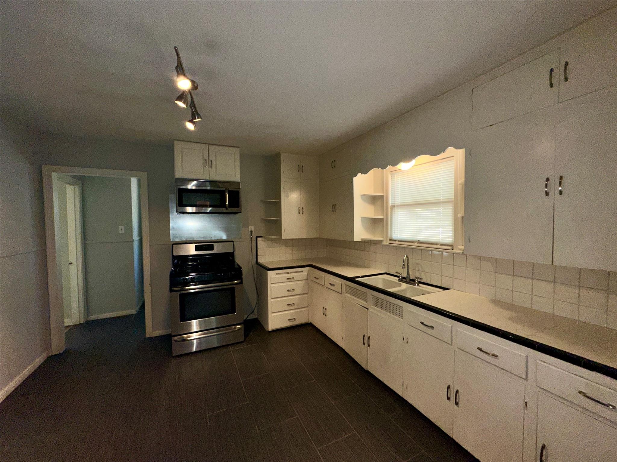 807 E 49th ST, Austin