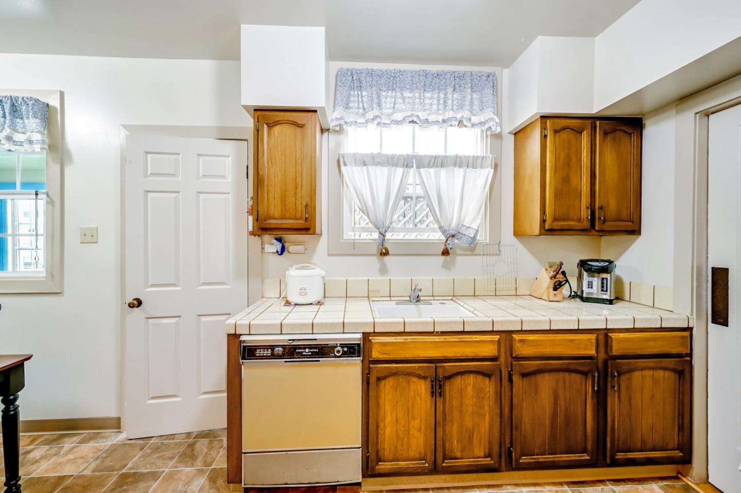20 Rolph ST