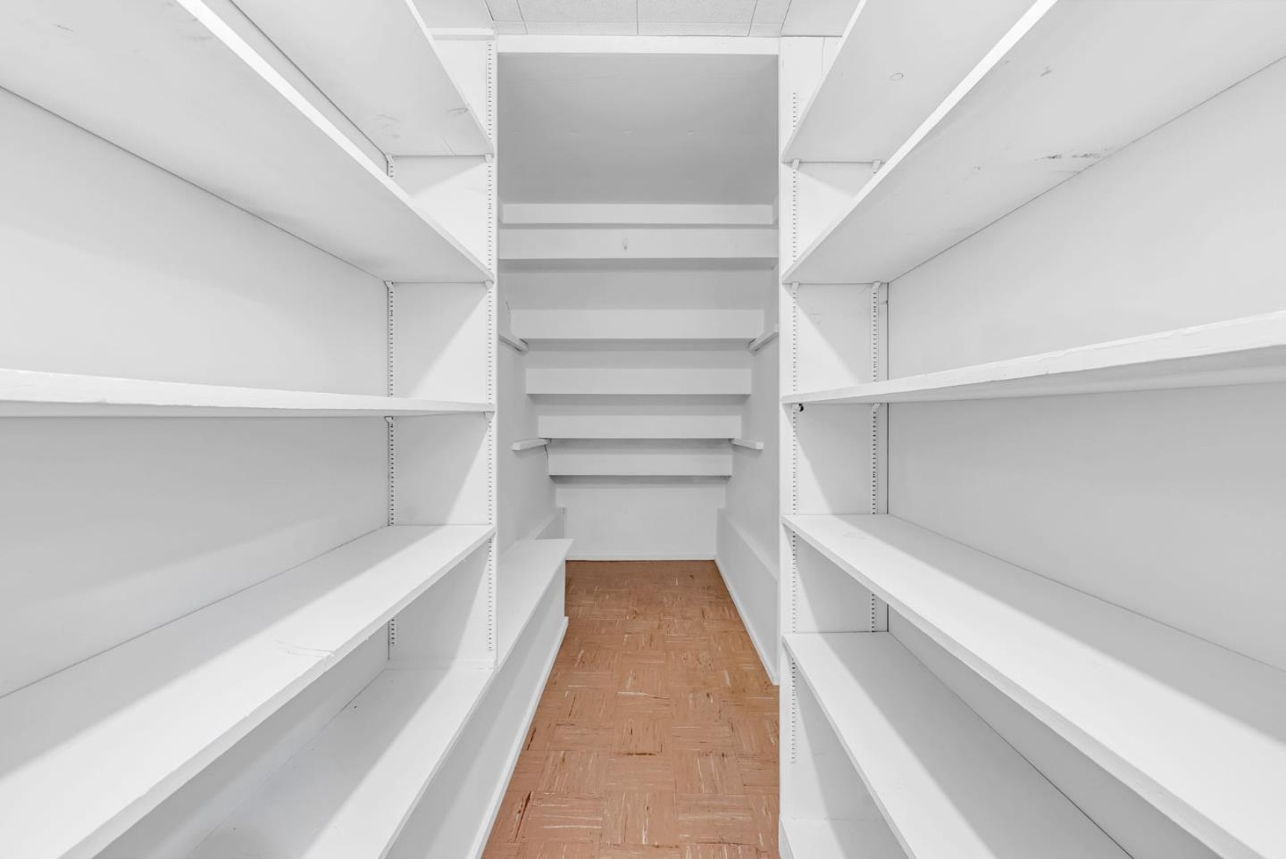 991 Wyandotte Avenue