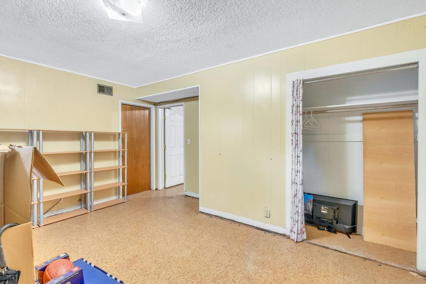 1546 Terra Nova BLVD