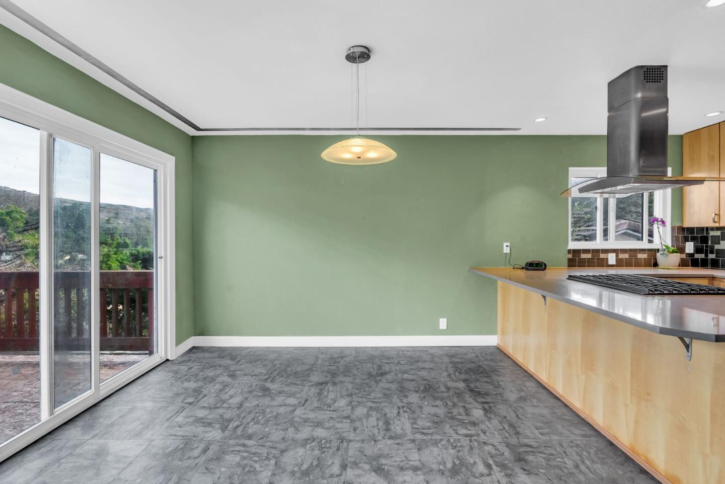 1546 Terra Nova BLVD