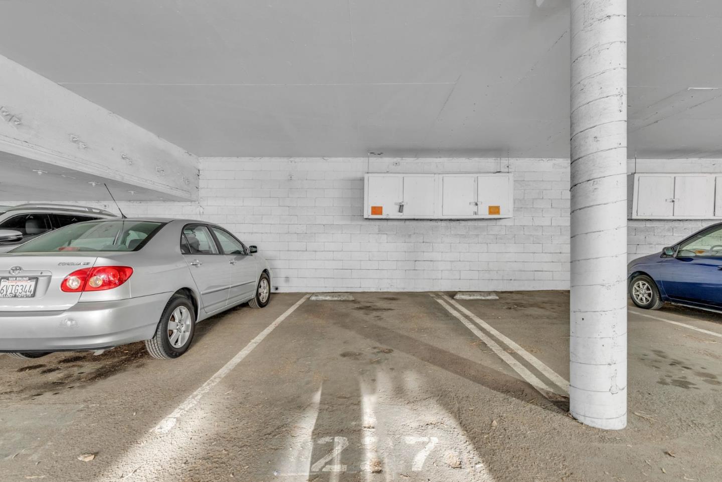 361 Half Moon LN 314