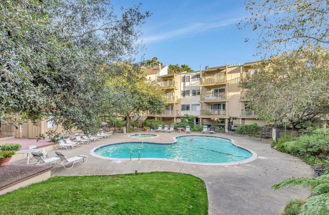 361 Half Moon LN 314