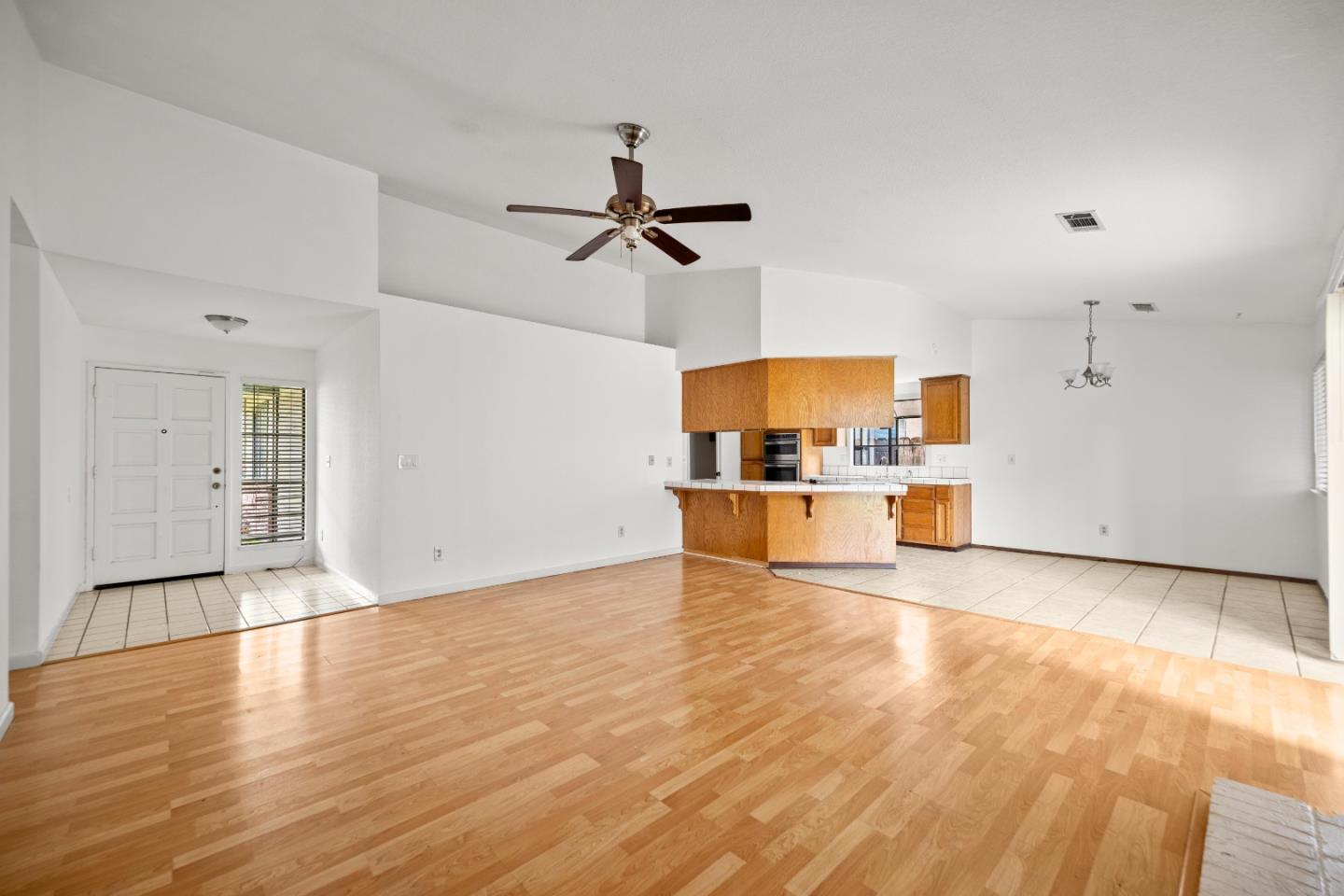 909 N Rosemore Avenue