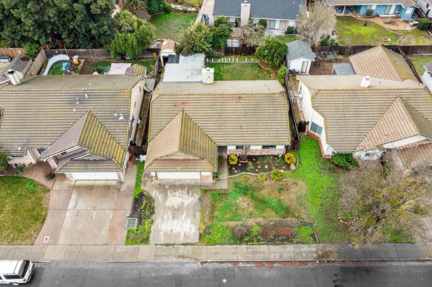 909 N Rosemore Avenue