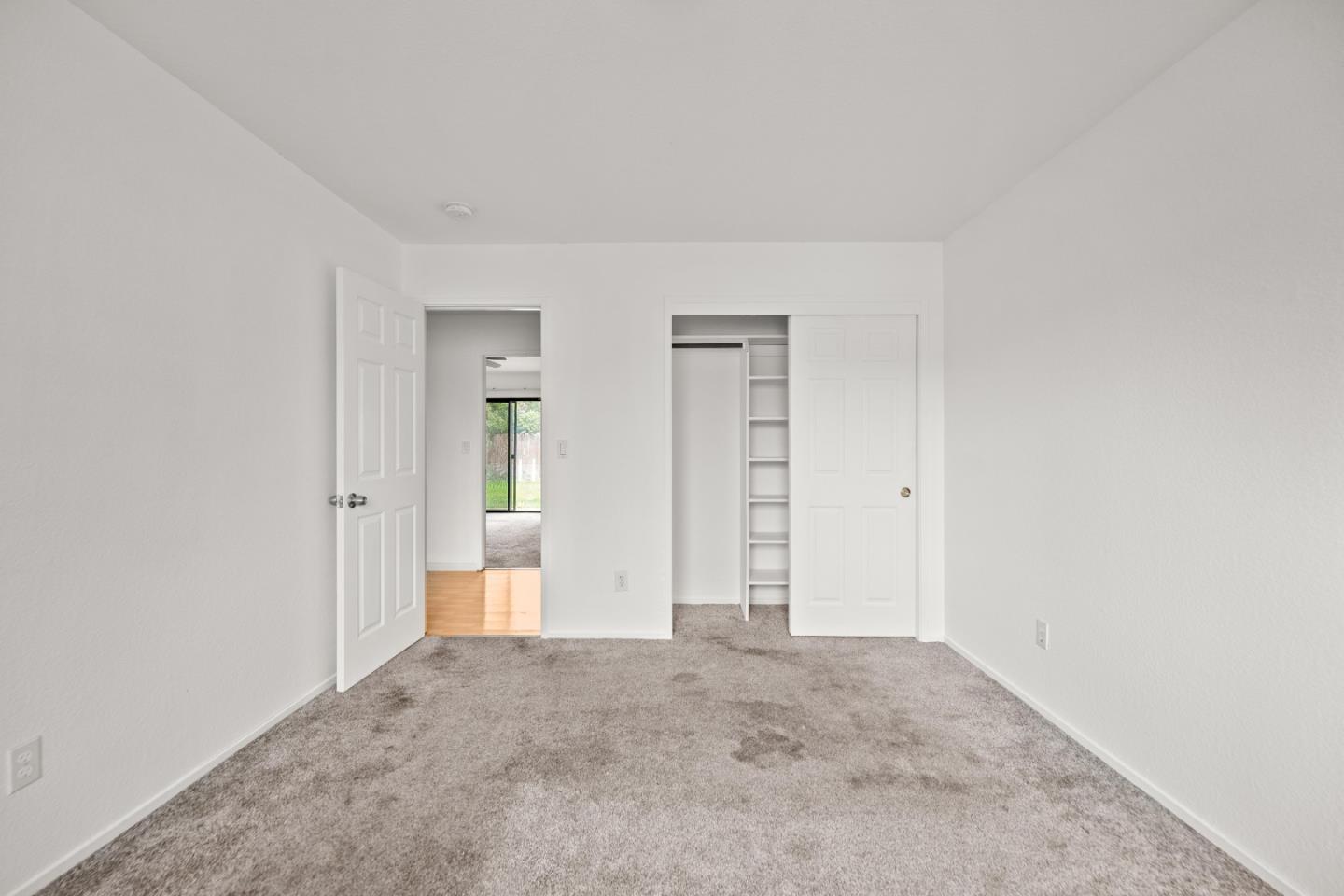 909 N Rosemore Avenue