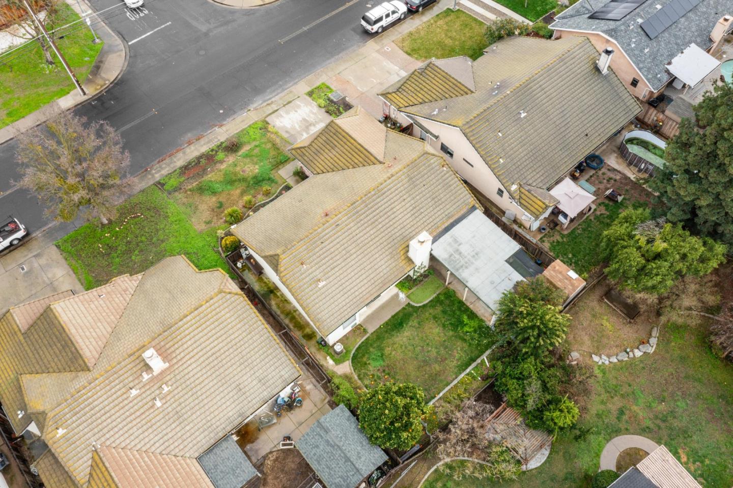 909 N Rosemore Avenue