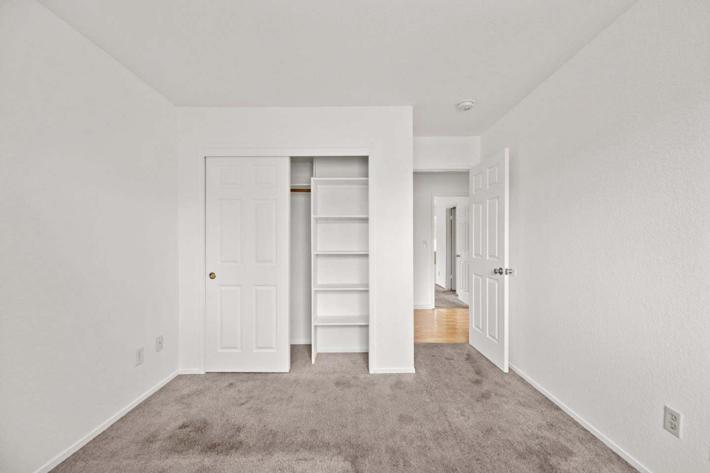 909 N Rosemore Avenue