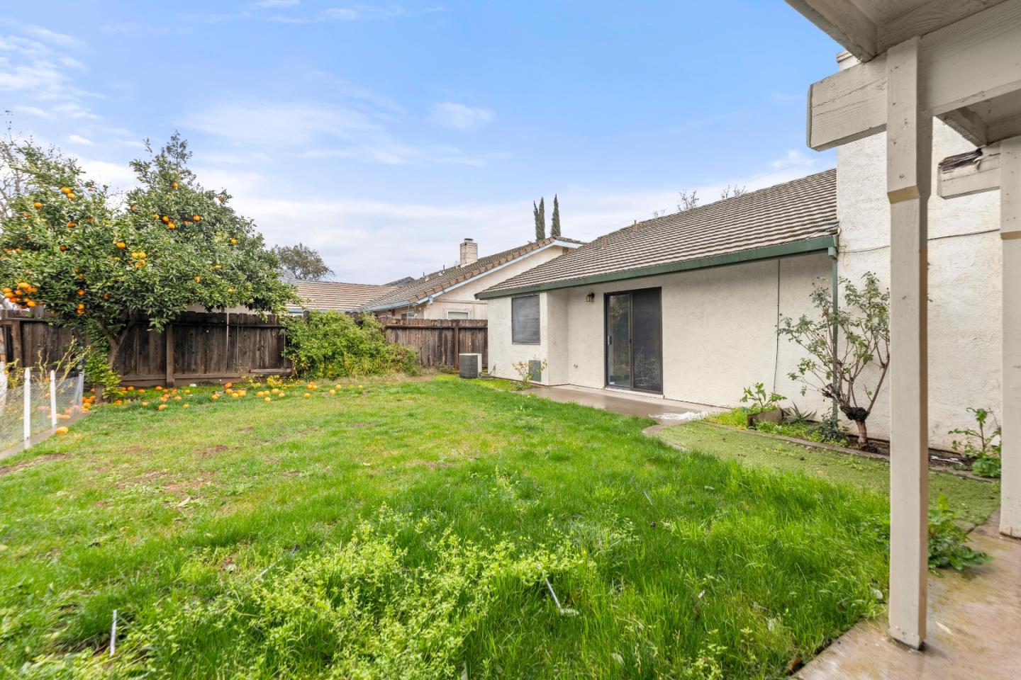 909 N Rosemore Avenue