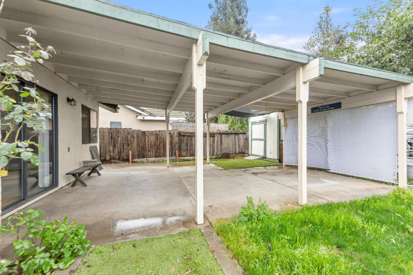 909 N Rosemore Avenue