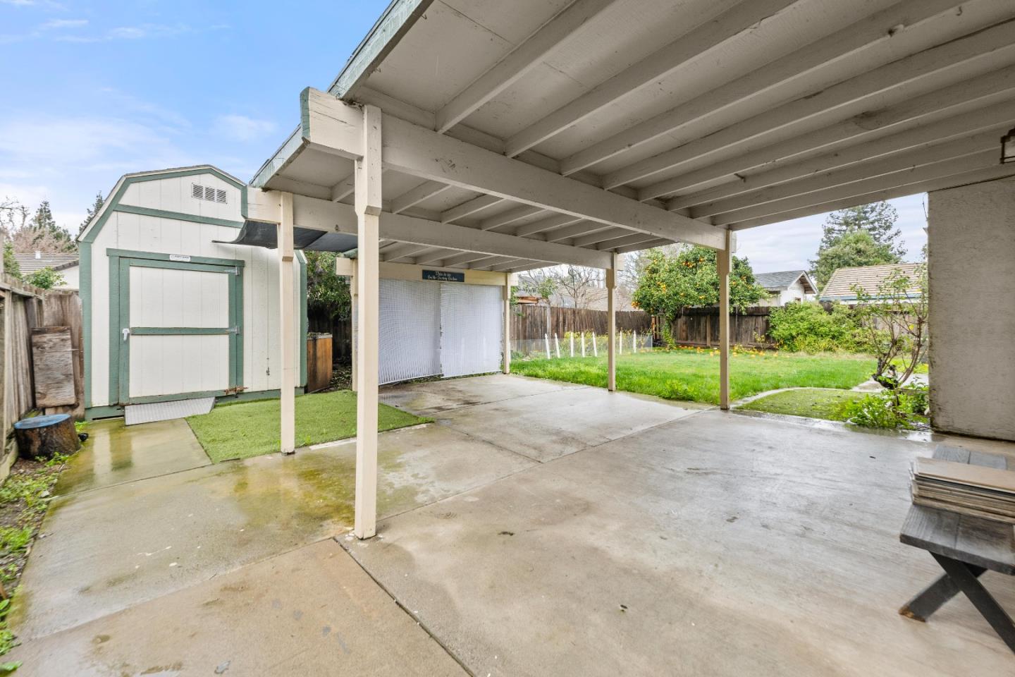 909 N Rosemore Avenue