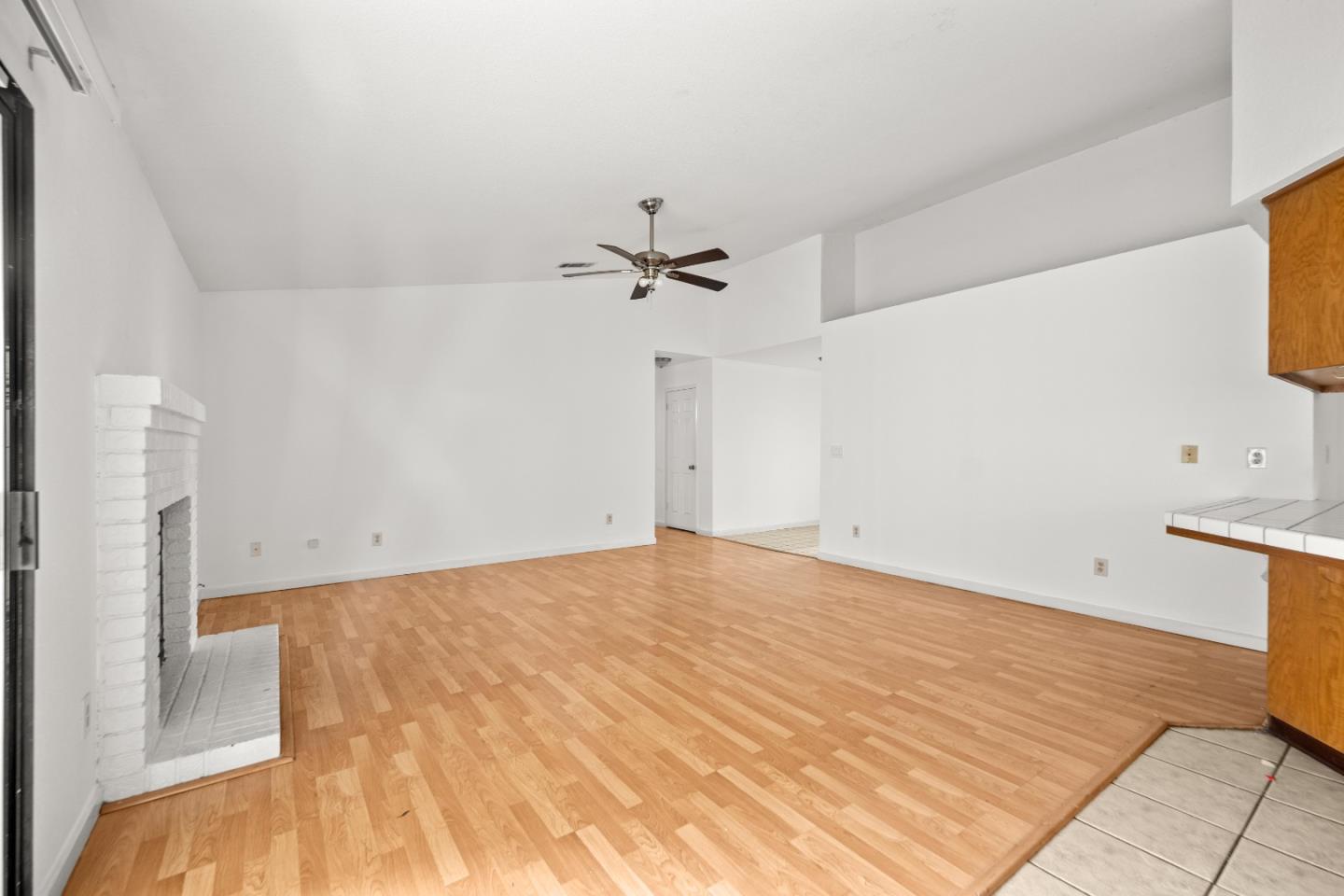 909 N Rosemore Avenue