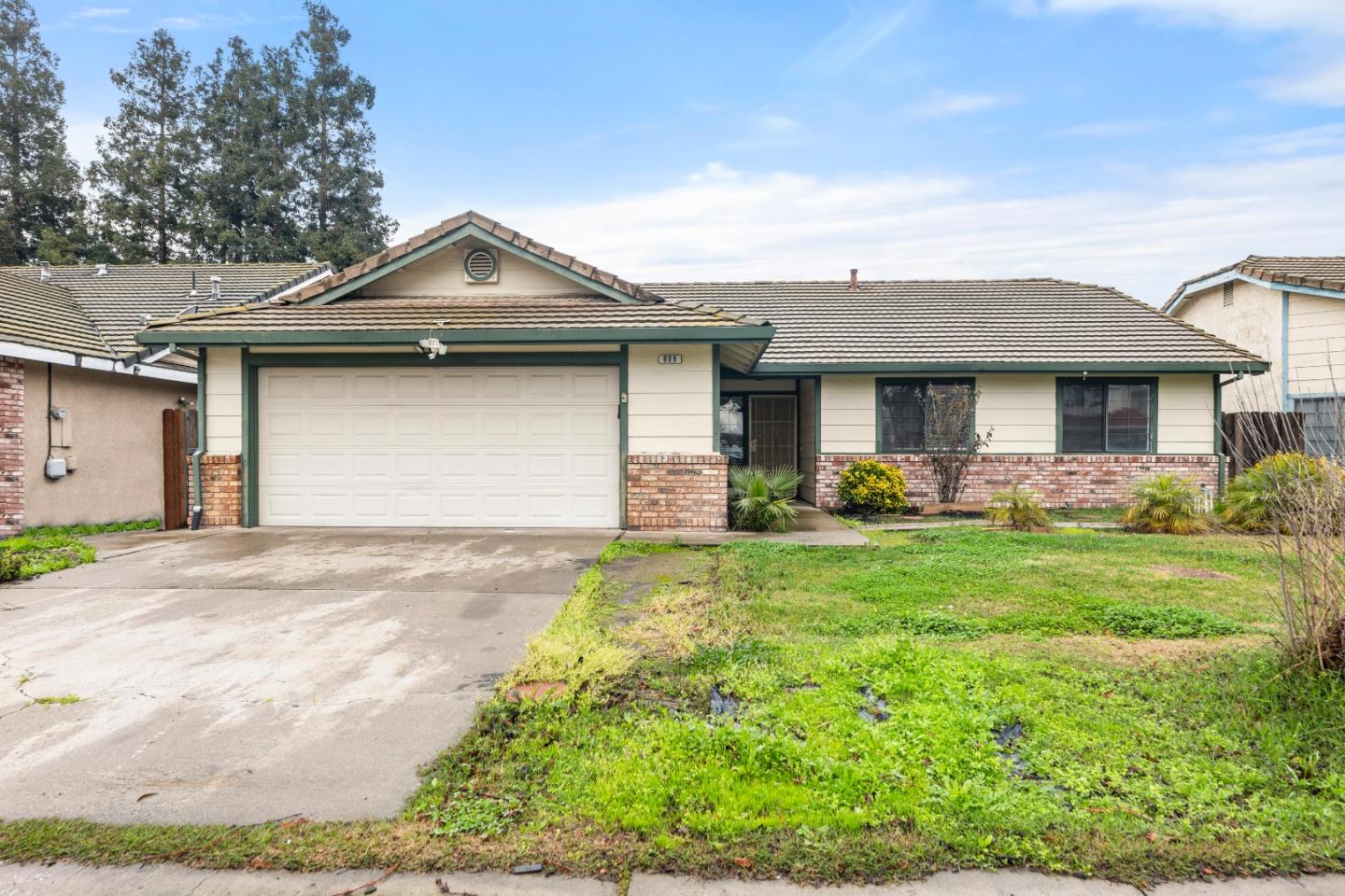 909 N Rosemore Avenue