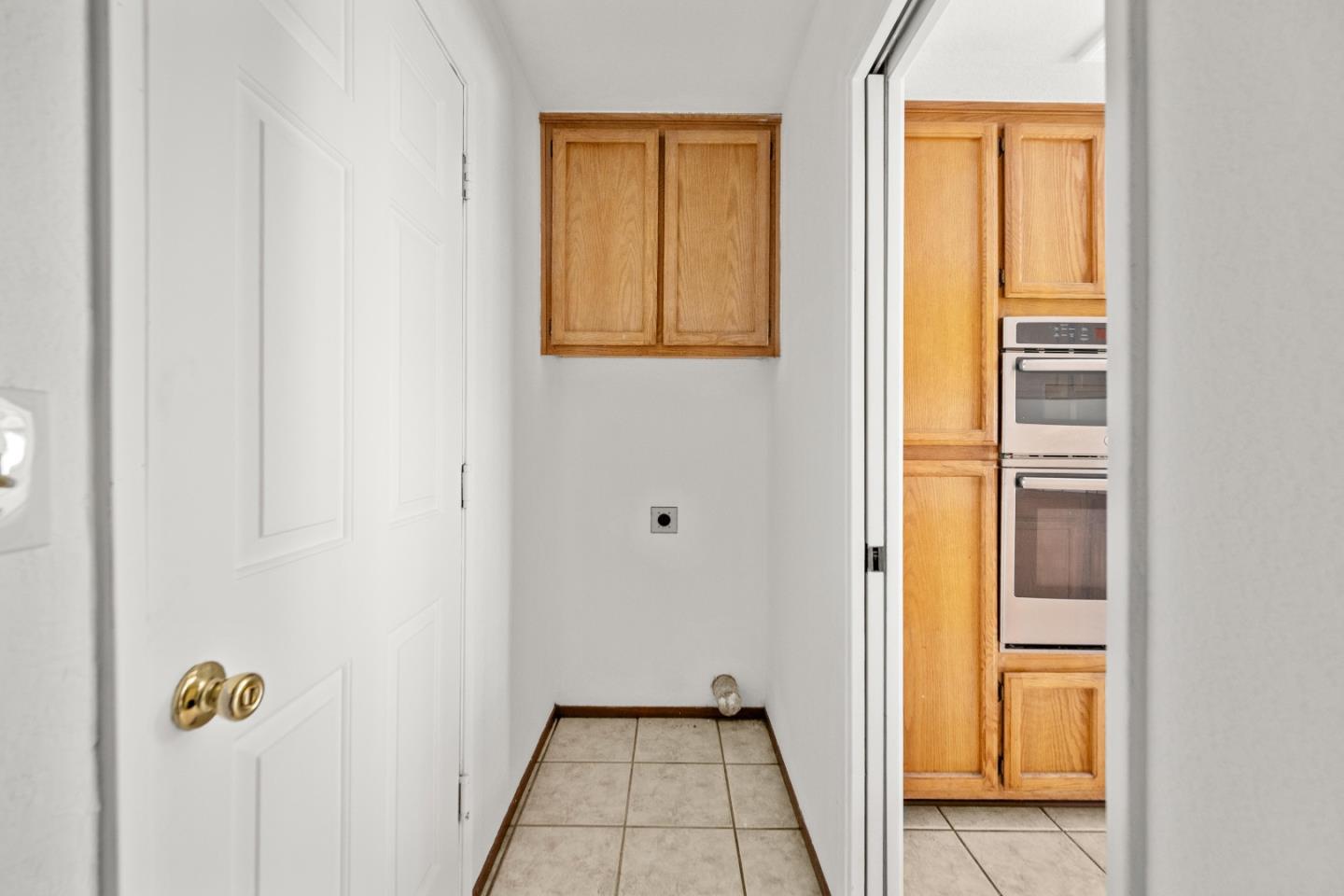 909 N Rosemore Avenue