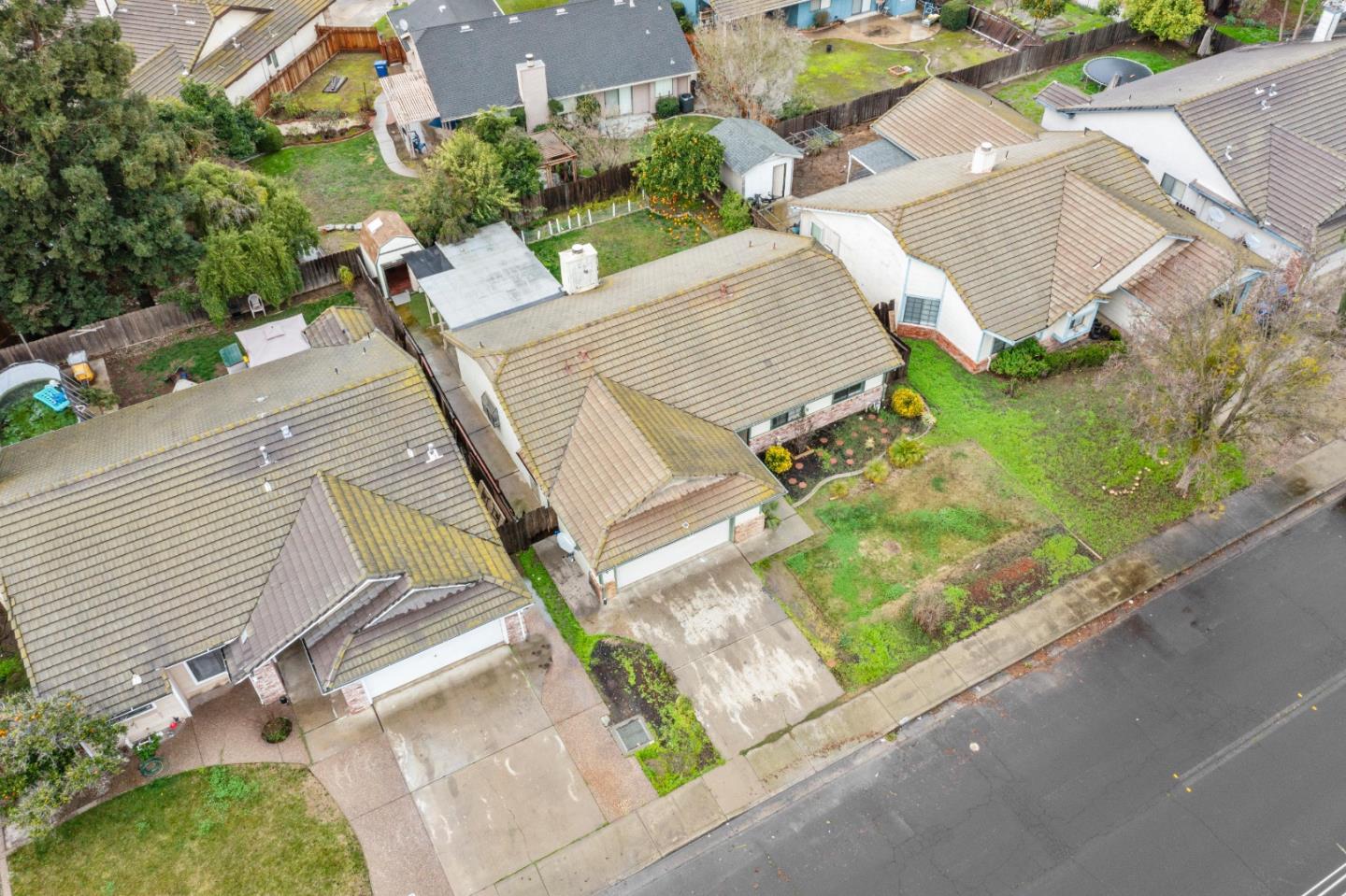 909 N Rosemore Avenue