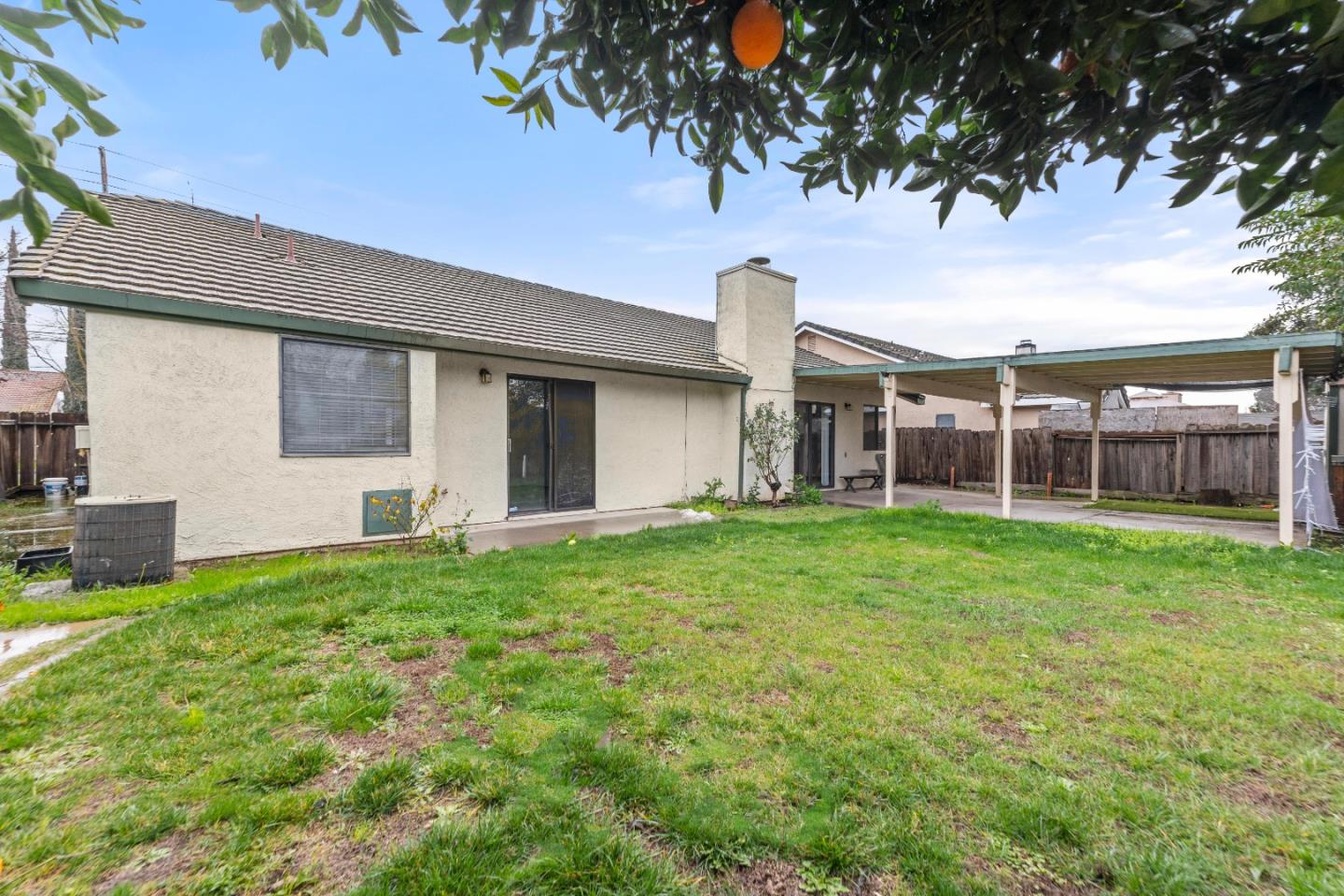 909 N Rosemore Avenue