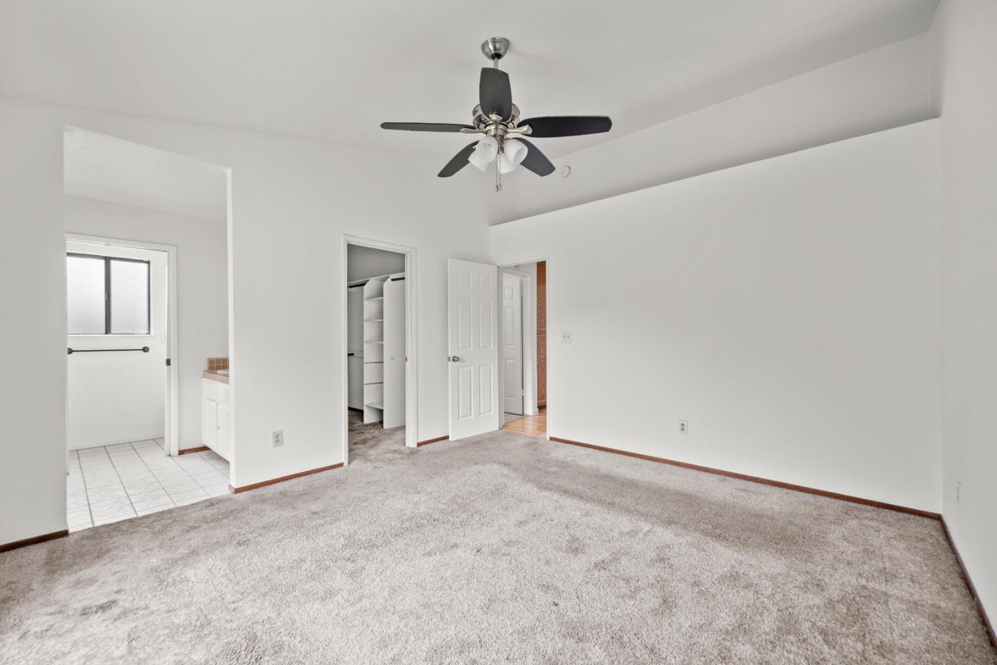 909 N Rosemore Avenue