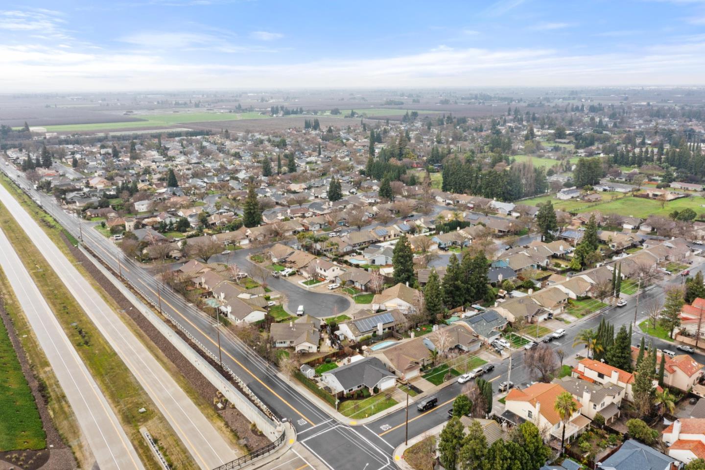 909 N Rosemore Avenue