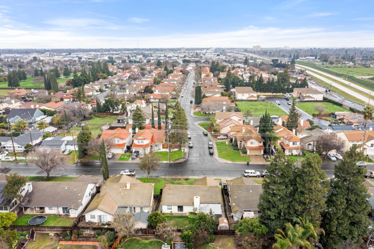 909 N Rosemore Avenue