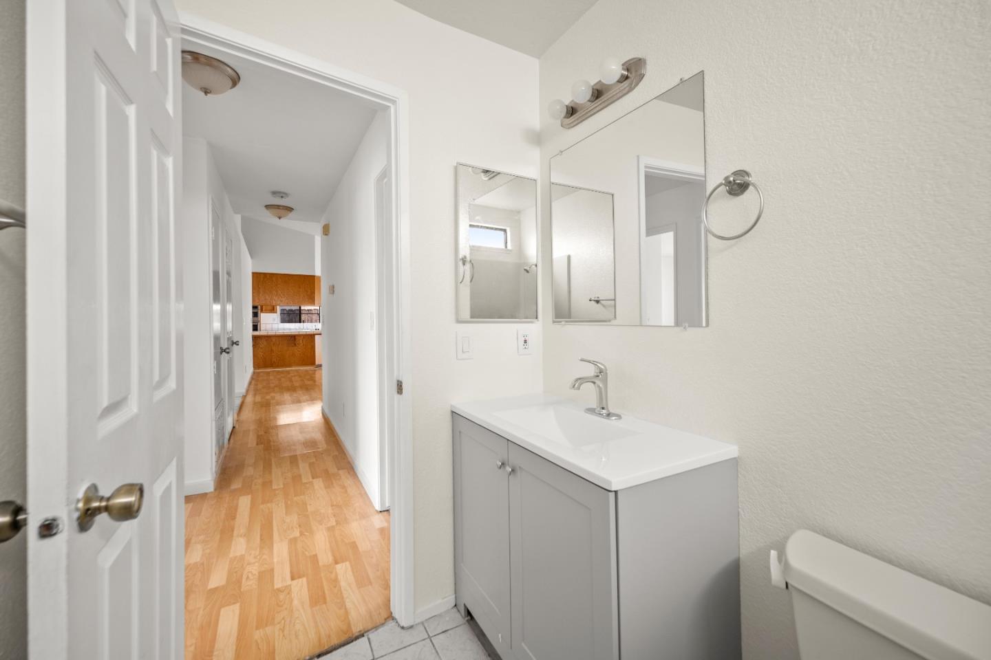 909 N Rosemore Avenue