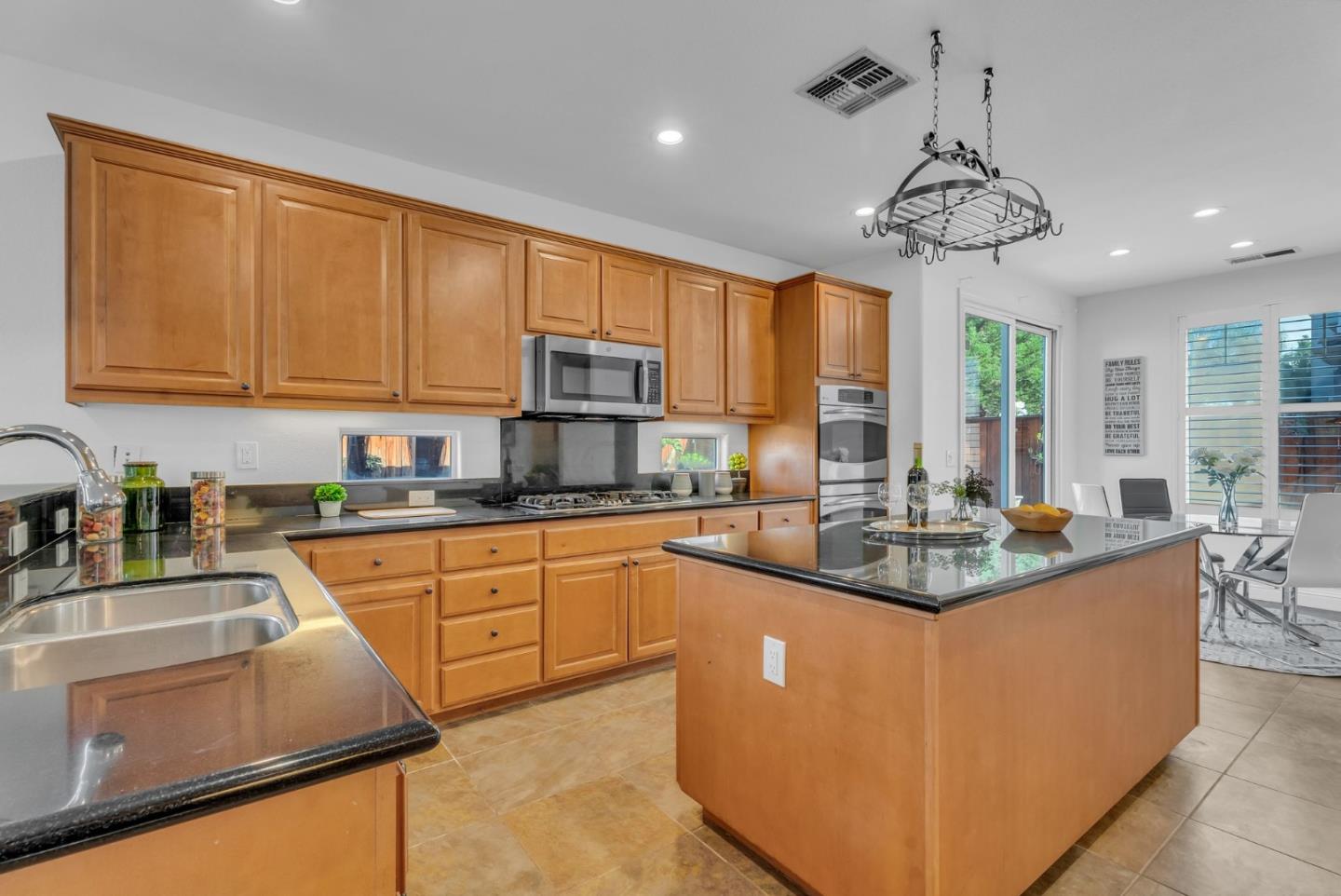 416 N Palo Alto ST