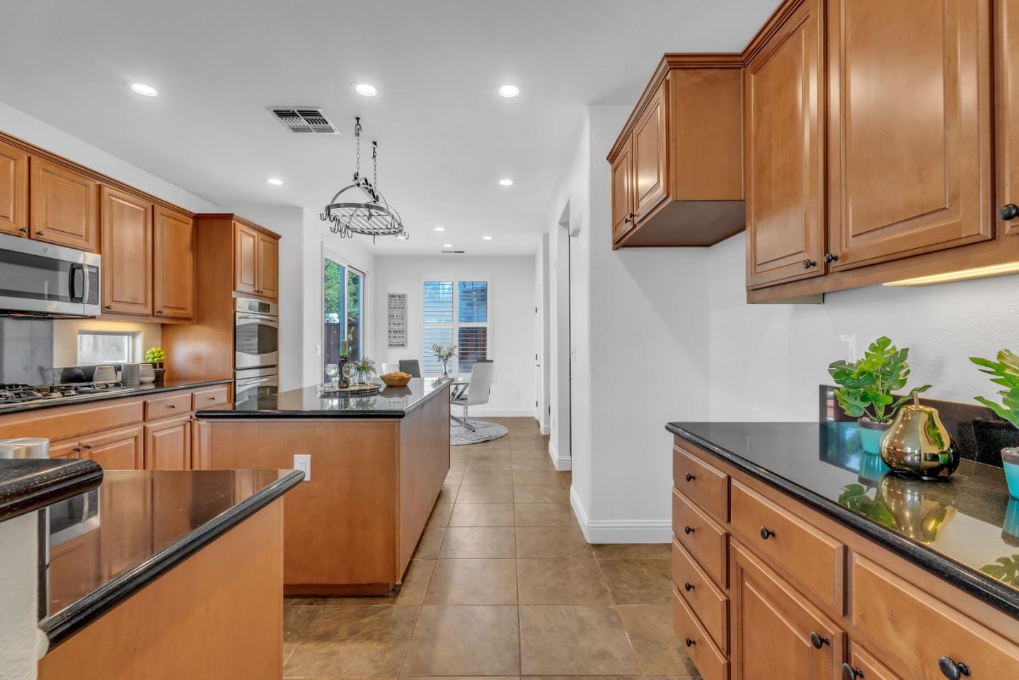 416 N Palo Alto ST