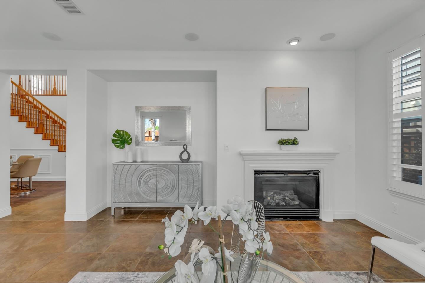 416 N Palo Alto ST