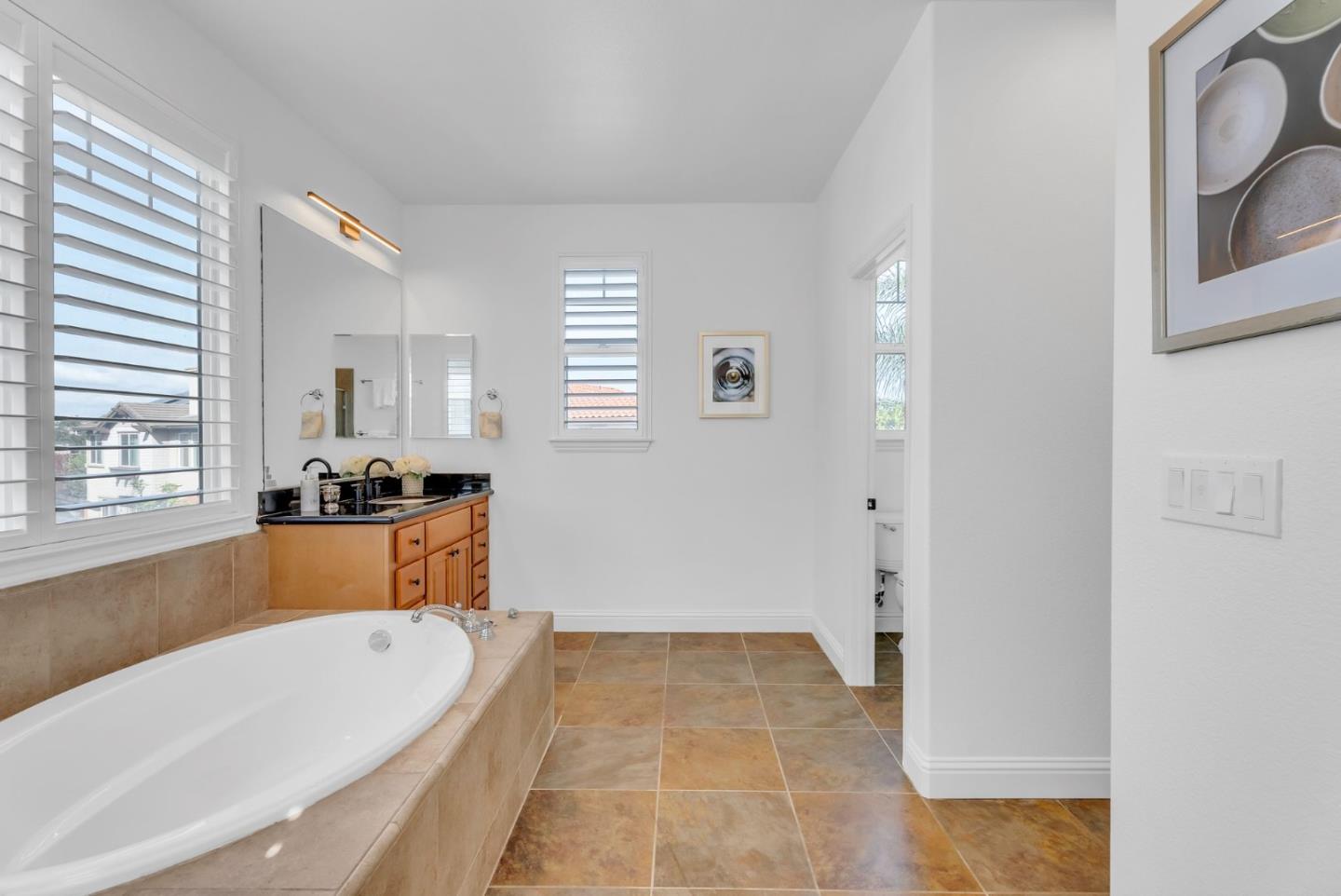 416 N Palo Alto ST