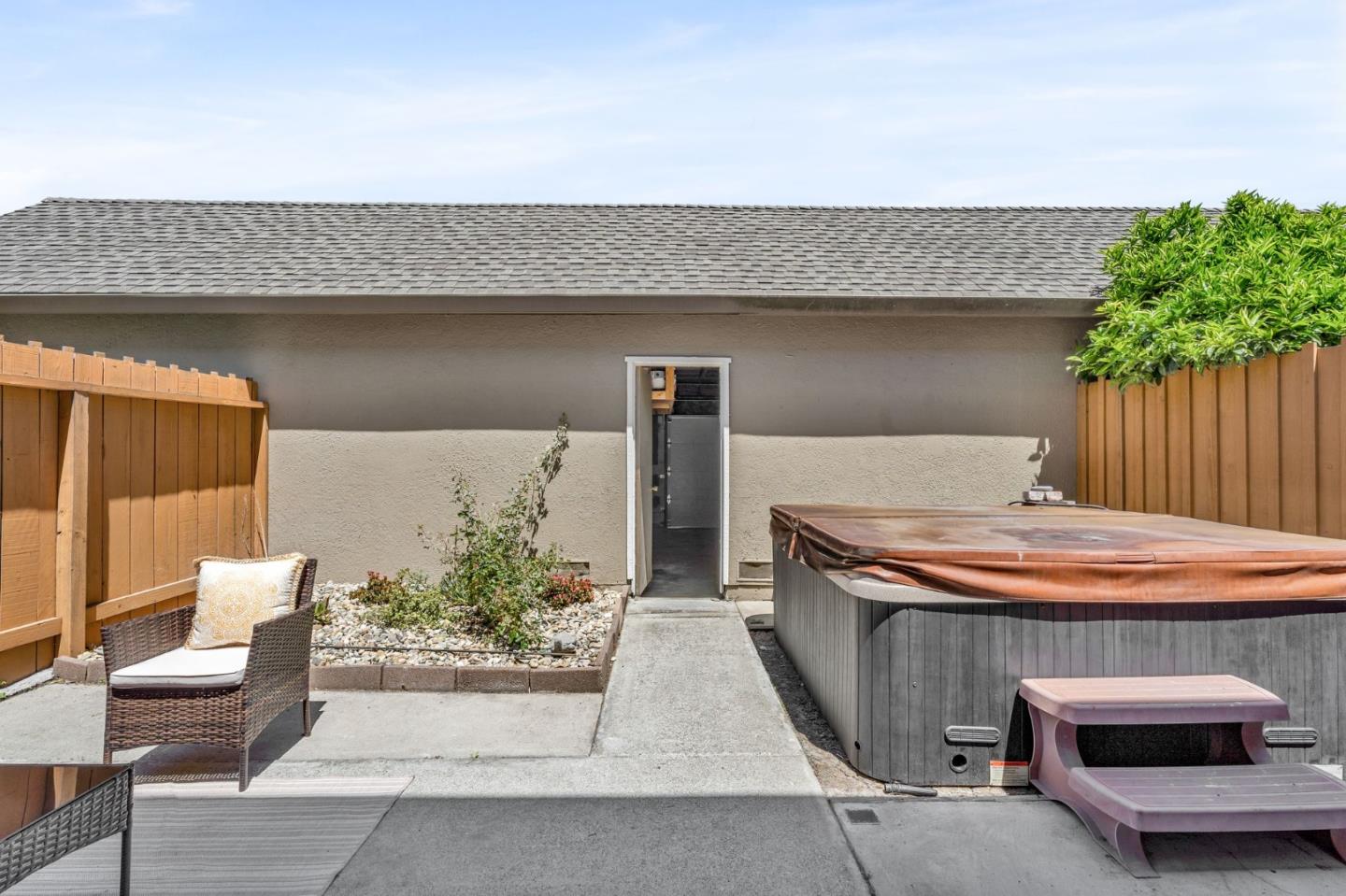 1573 Beach Park BLVD