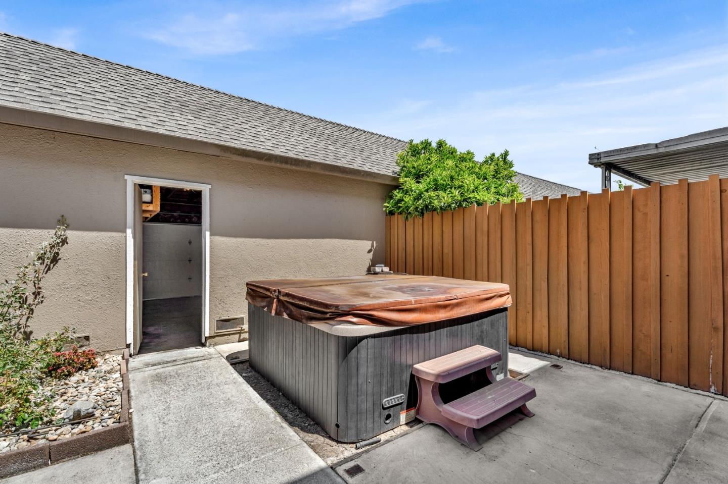 1573 Beach Park BLVD