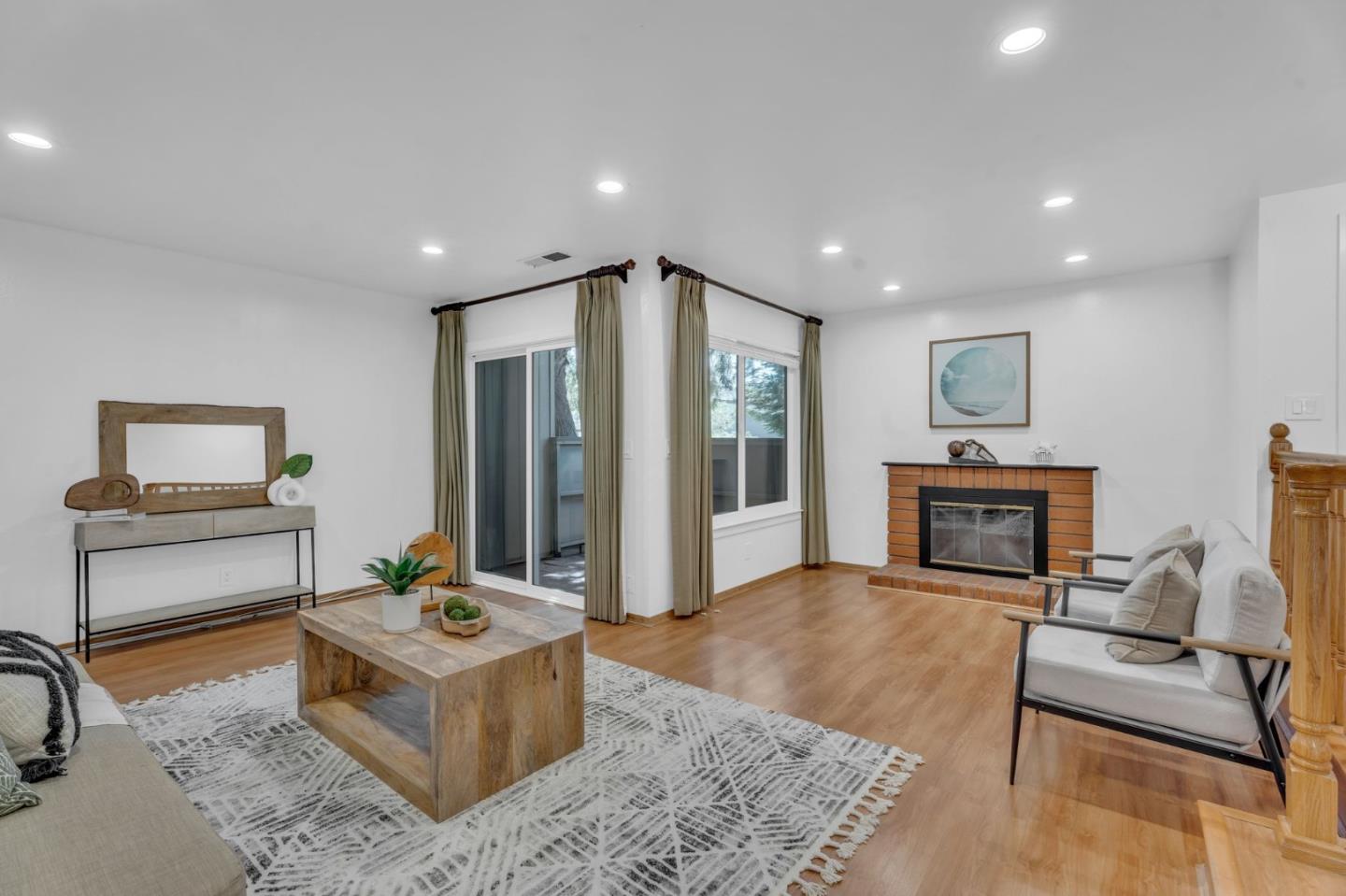 1573 Beach Park BLVD