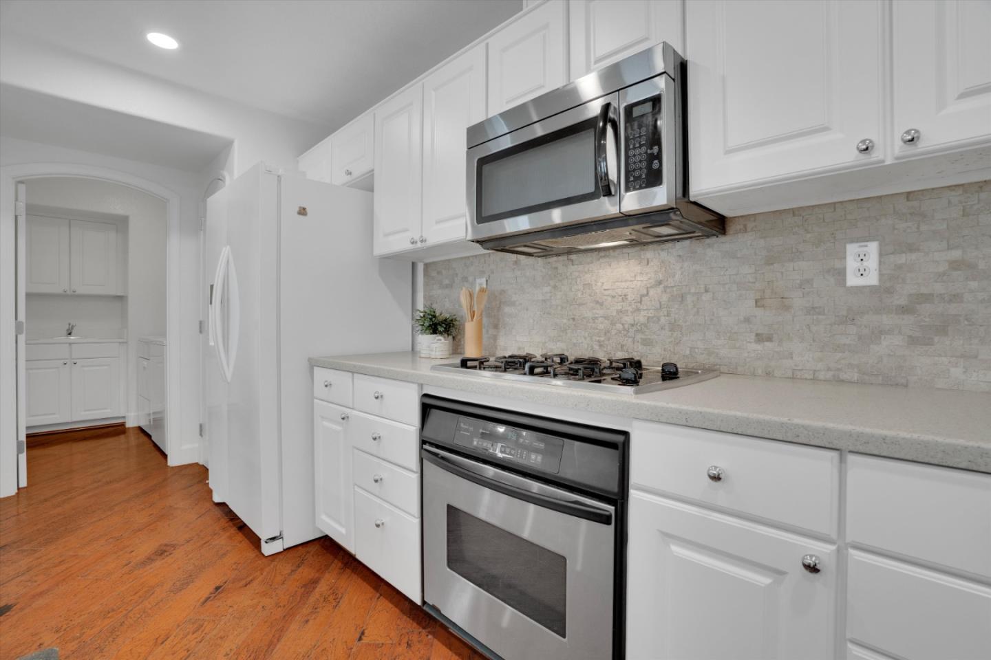 2339 Freed AVE