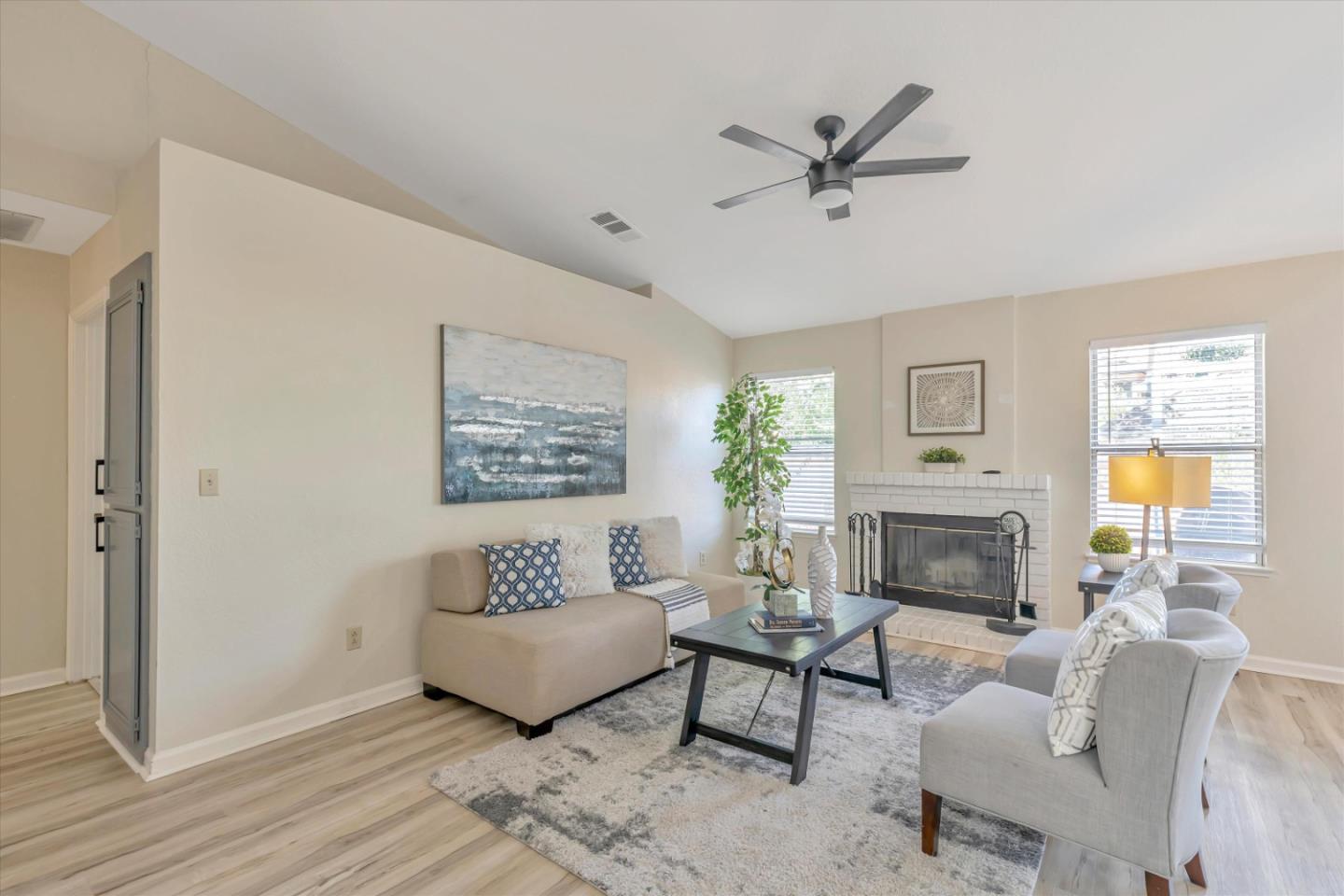 5187 Grass Valley WAY