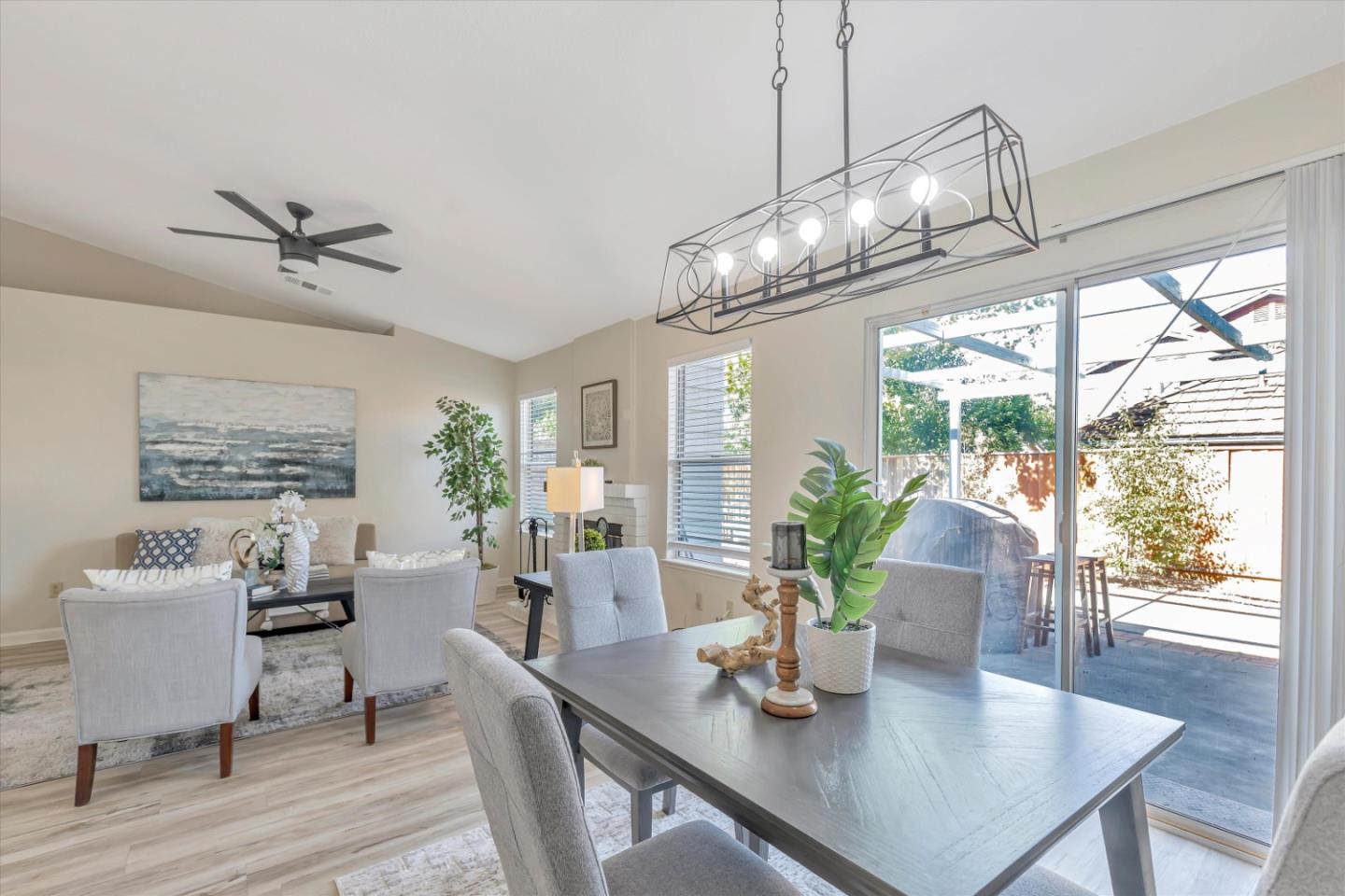 5187 Grass Valley WAY