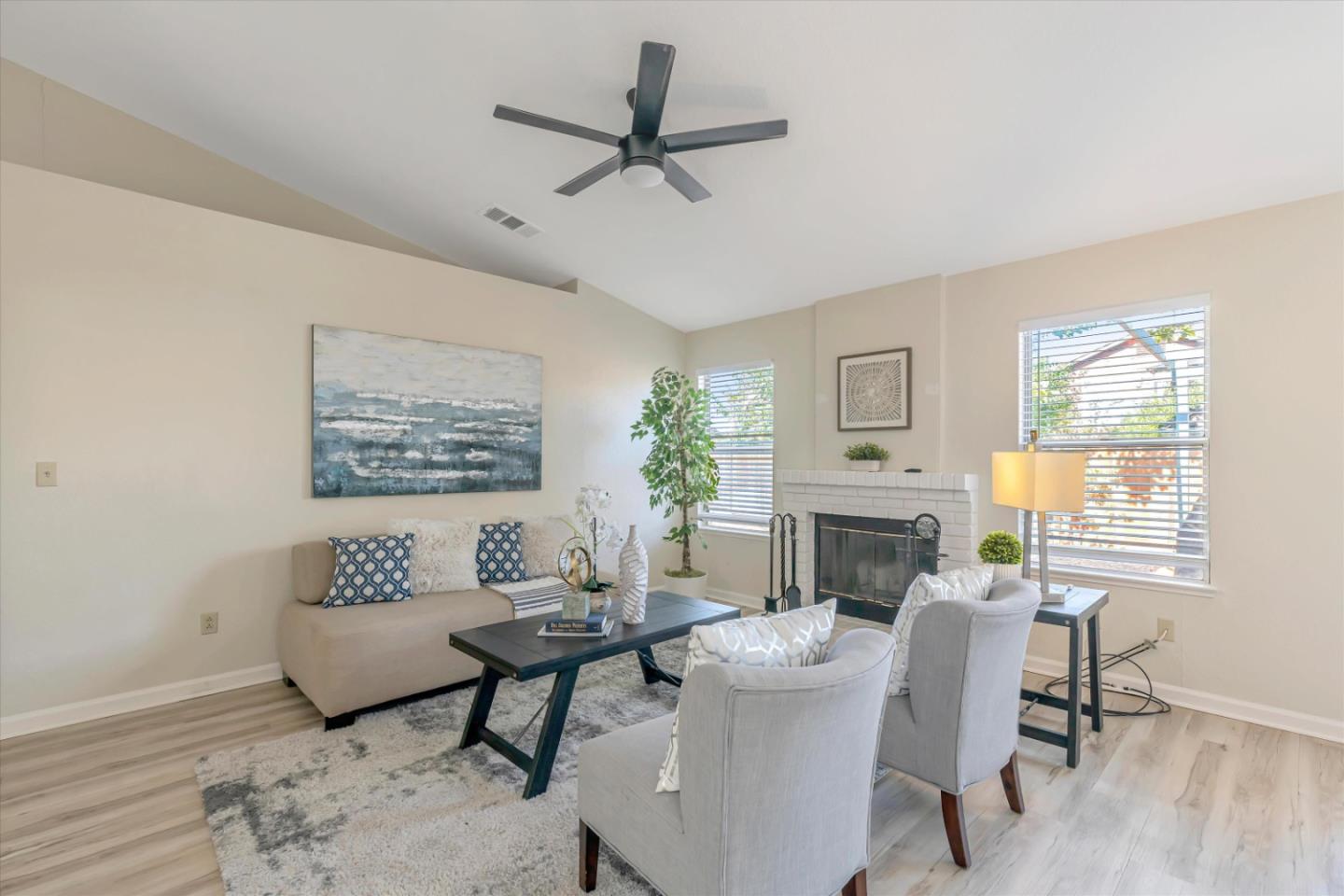 5187 Grass Valley WAY