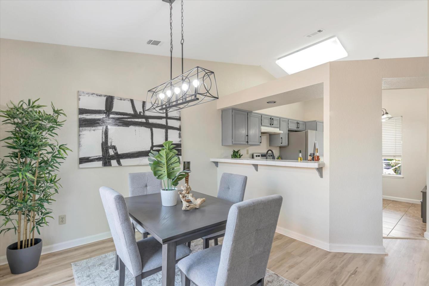 5187 Grass Valley WAY