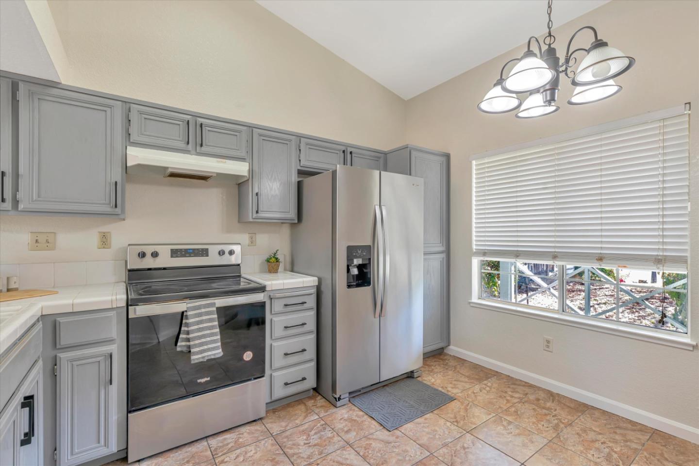 5187 Grass Valley WAY