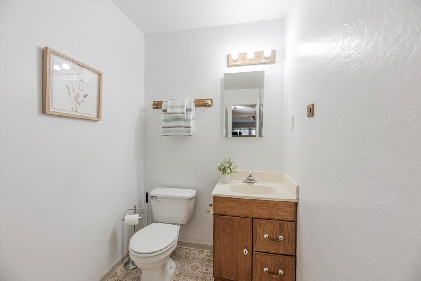 145 Lassen DR