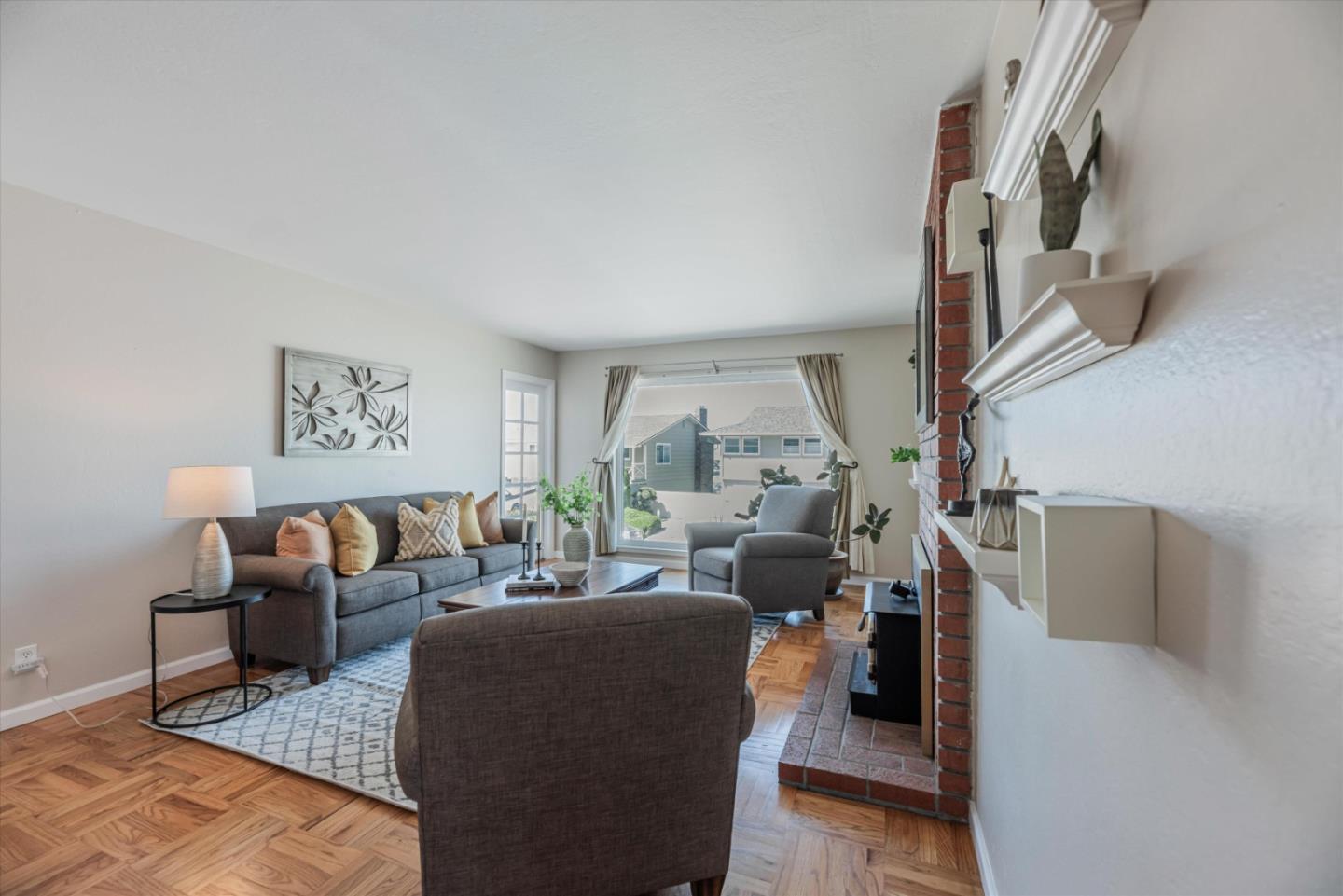 145 Lassen DR