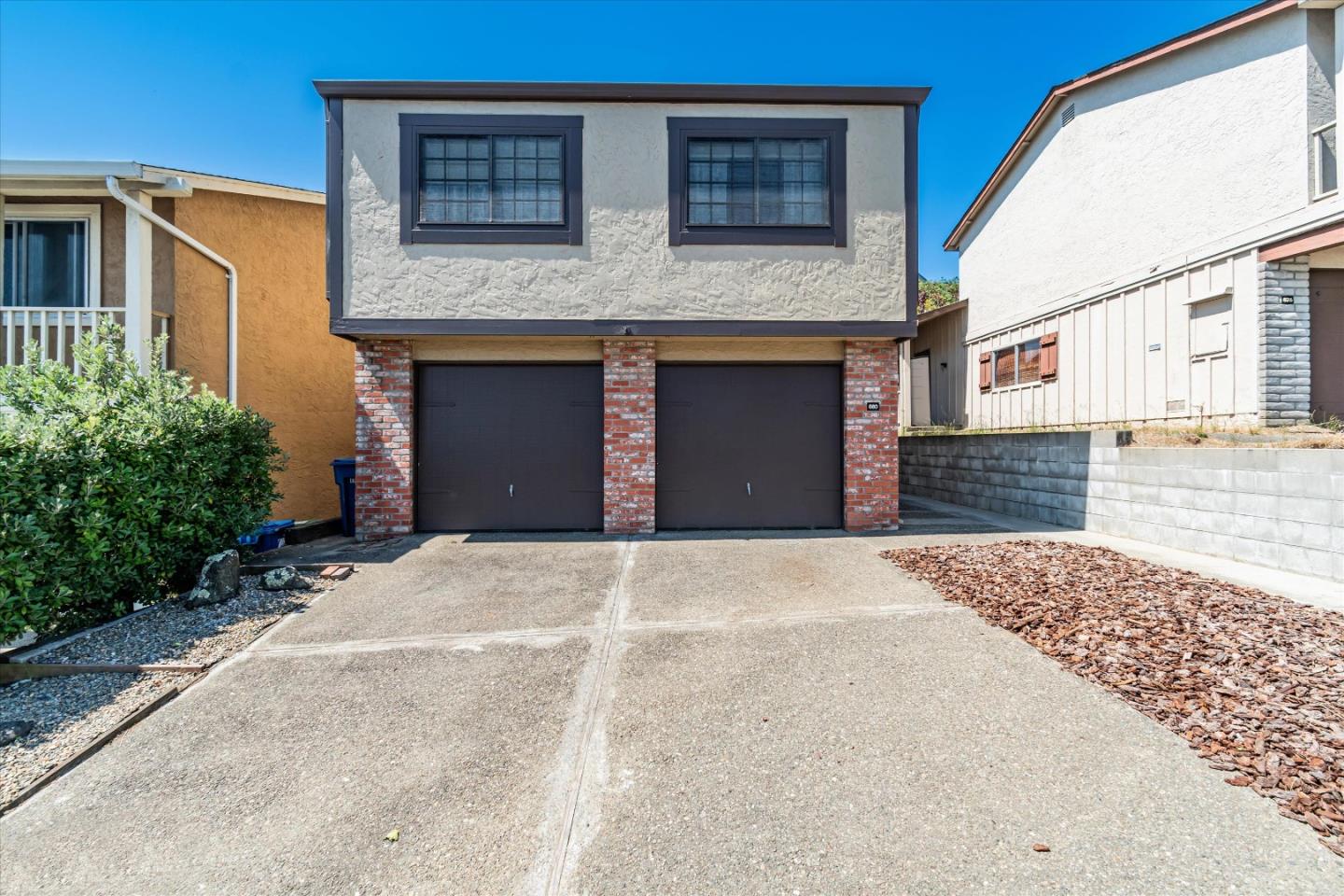 880 Gellert BLVD