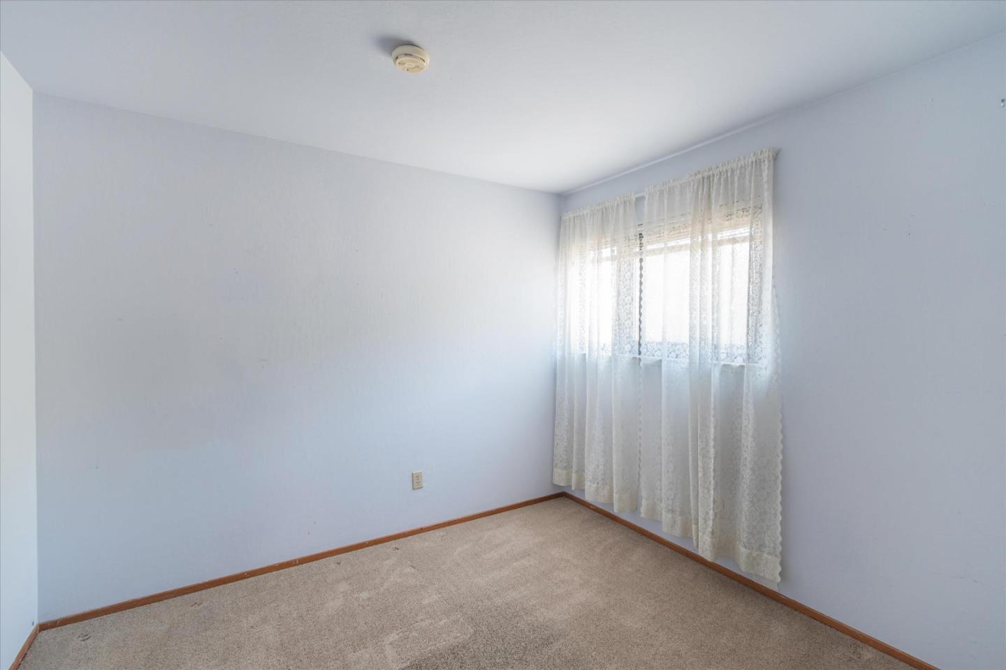 880 Gellert BLVD