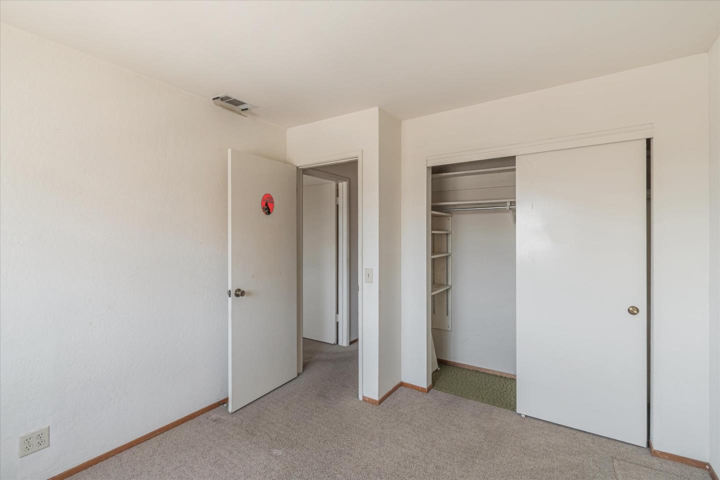 880 Gellert BLVD