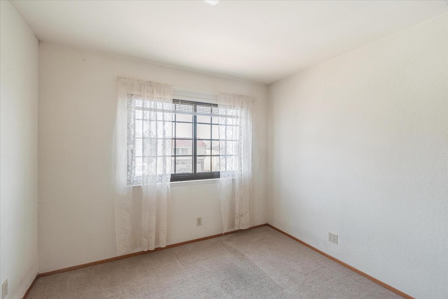880 Gellert BLVD