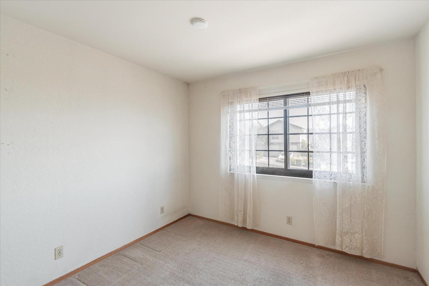 880 Gellert BLVD