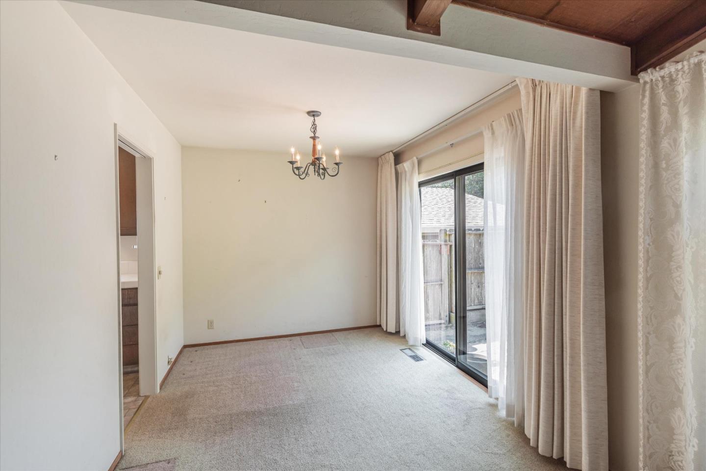 880 Gellert BLVD