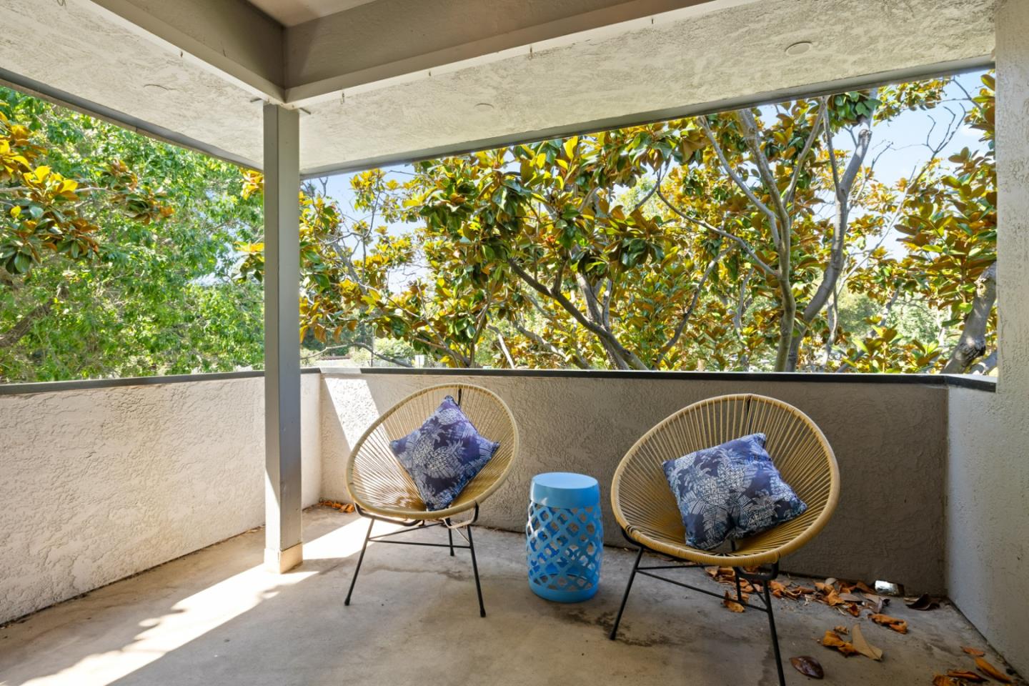 461 Burgess DR 12