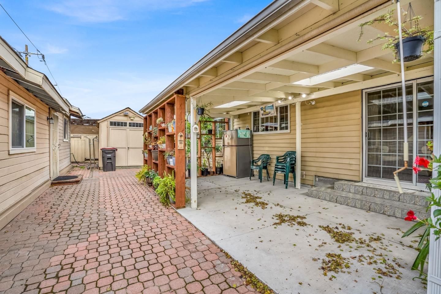 2399 Bermuda LN