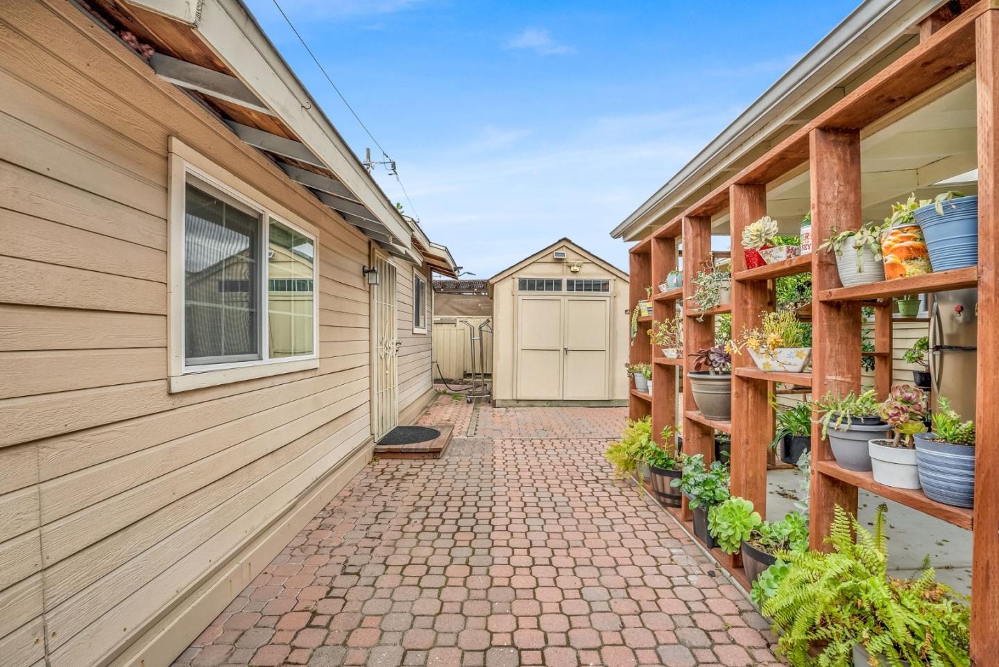 2399 Bermuda LN