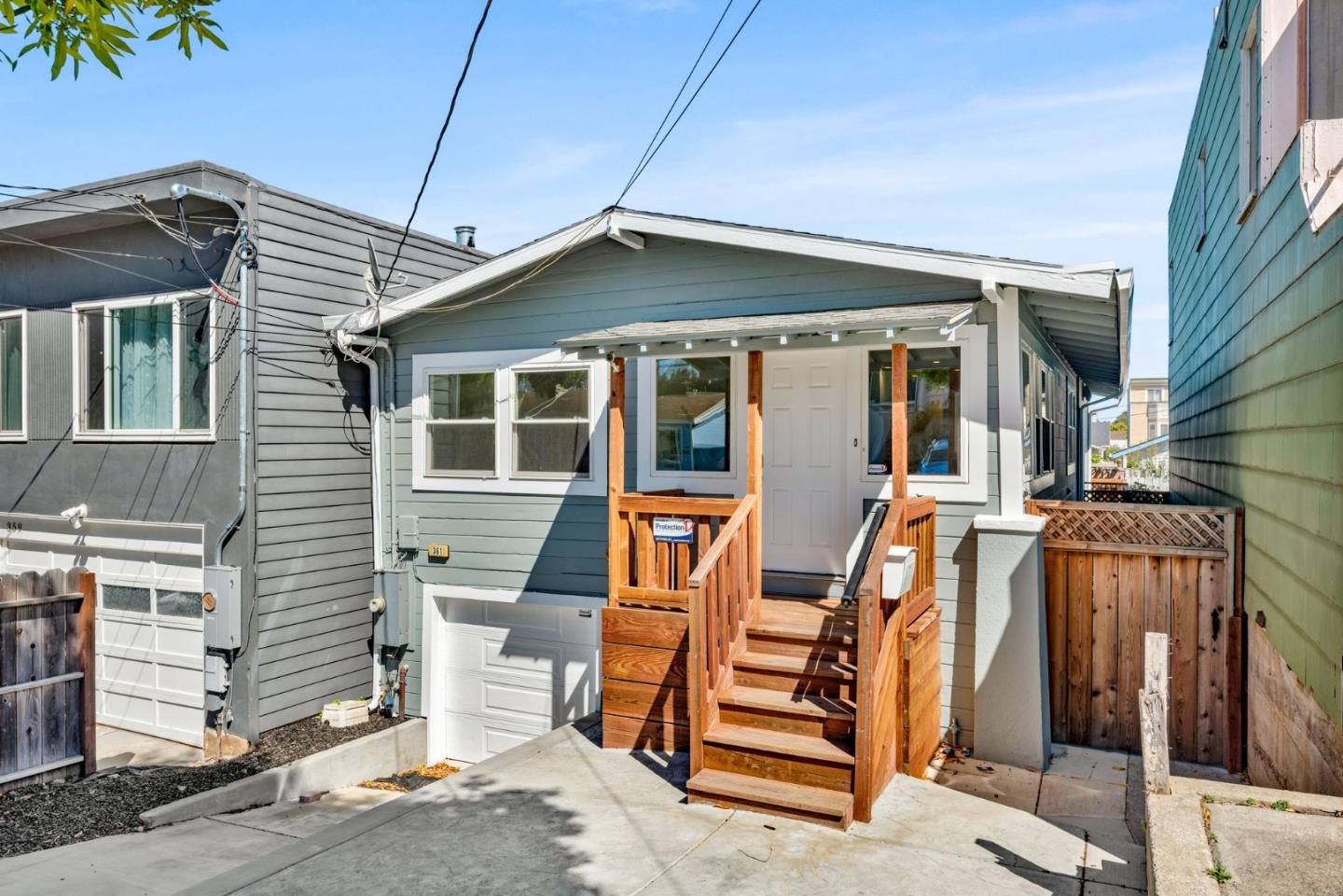 361 Accacia ST